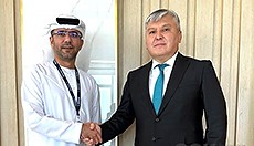Арзыбек Кожошев и гендиректор группы компаний Abu-Dhabi Ports обсудили перспективы развития перевозок по международному транспортному коридору «Север – Юг»