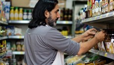 В Белгородской области мигрантам запретили работать продавцами и водителями