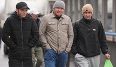 В Петербурге лишившимся работы мигрантам предлагают уйти в строительство